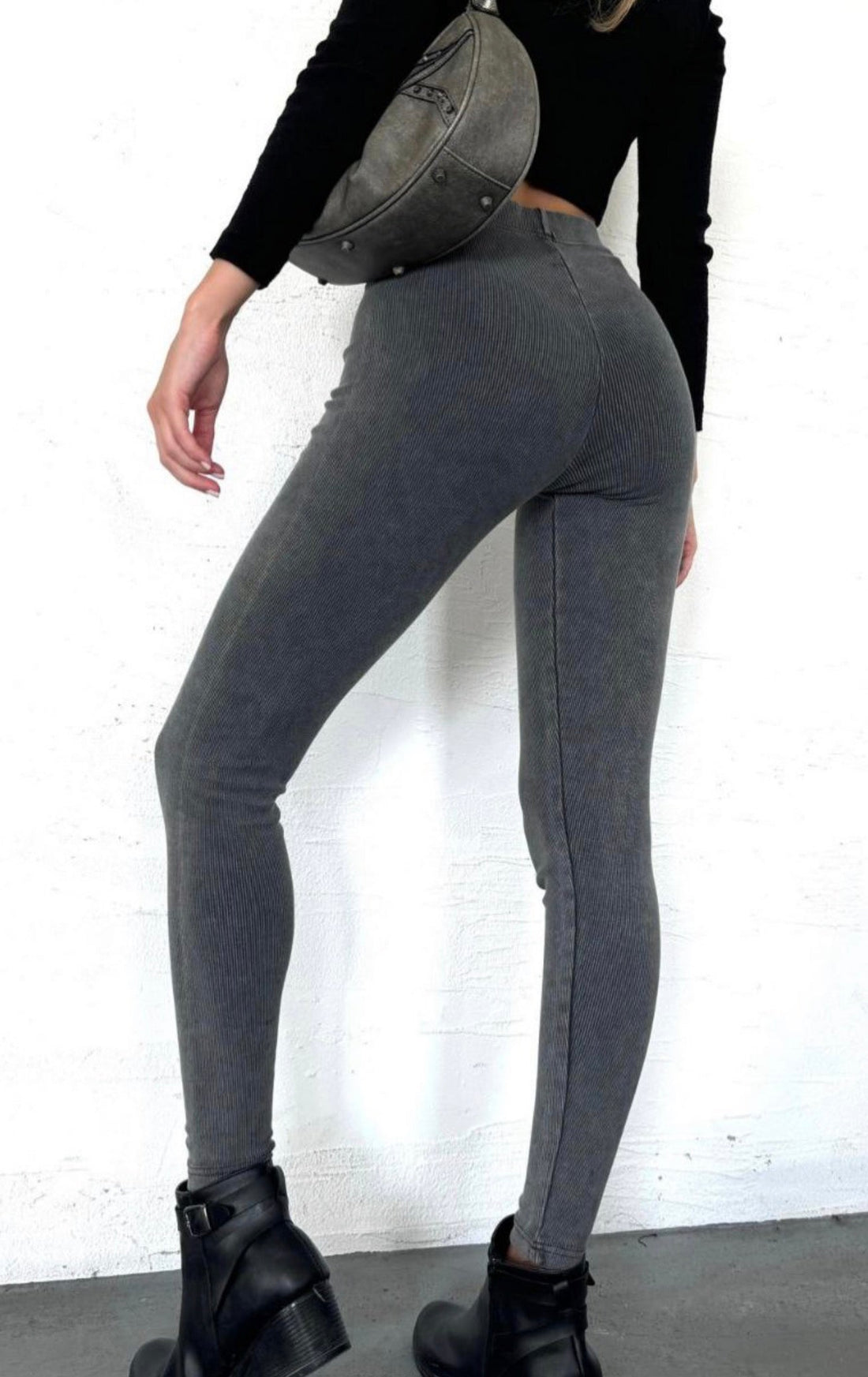 The Mineral-Wash Ribbed Leggings